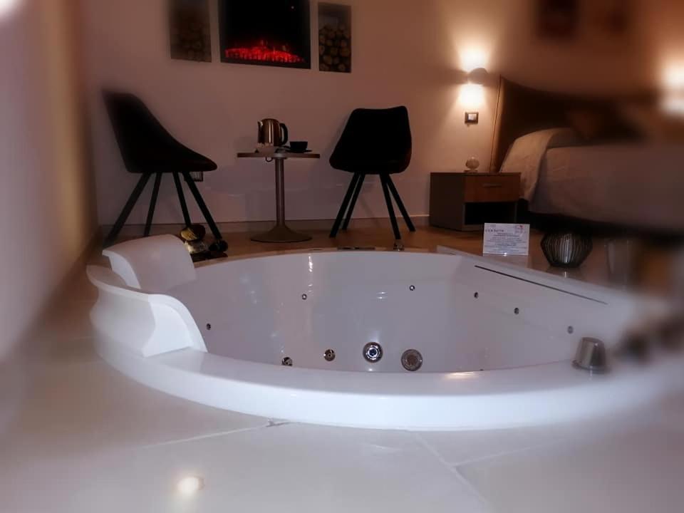 Lux Suite Tarente Extérieur photo
