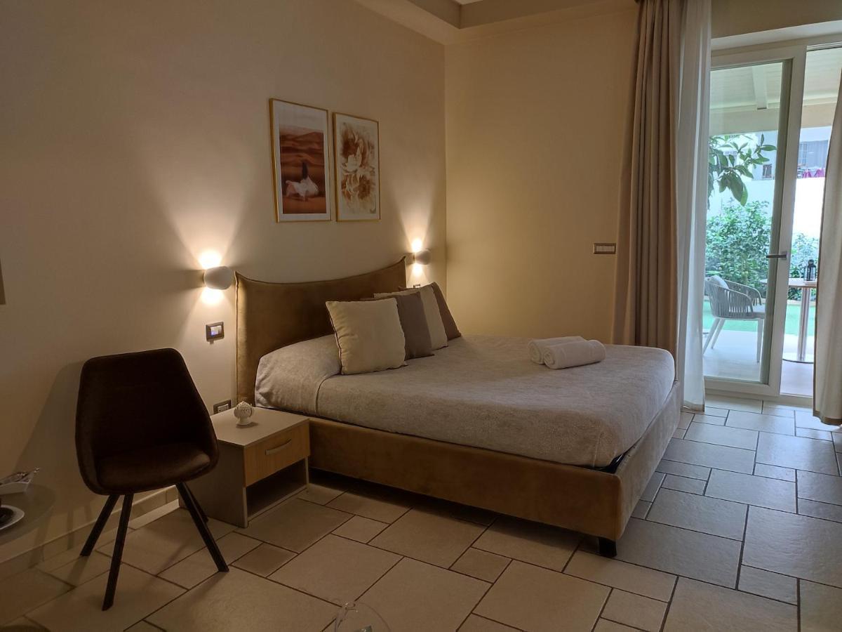 Lux Suite Tarente Extérieur photo