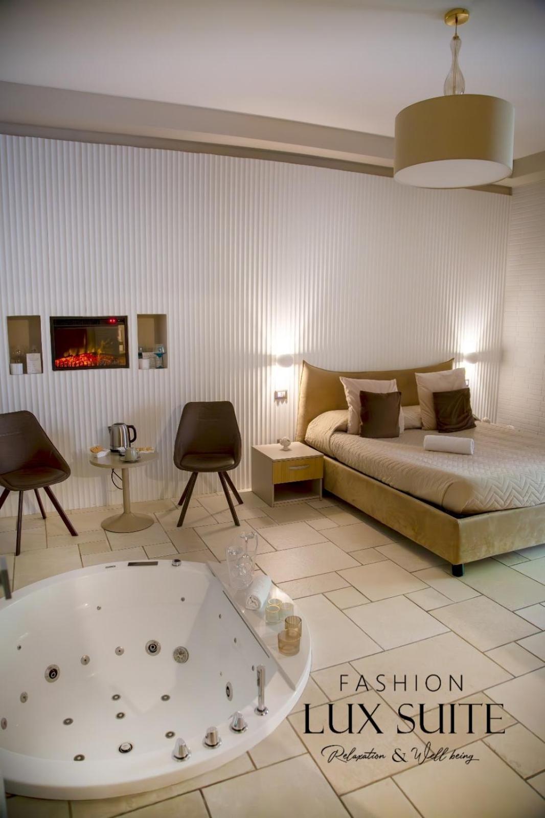 Lux Suite Tarente Extérieur photo